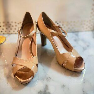 FRANCO SARTO SPIRO PEEP TOE HEELS/ CREAM - Women's Size 10M